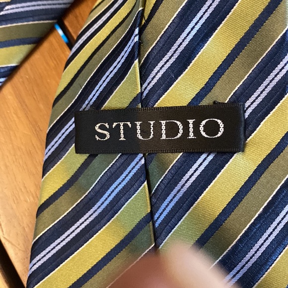Studio Tie - Picture 4 of 4